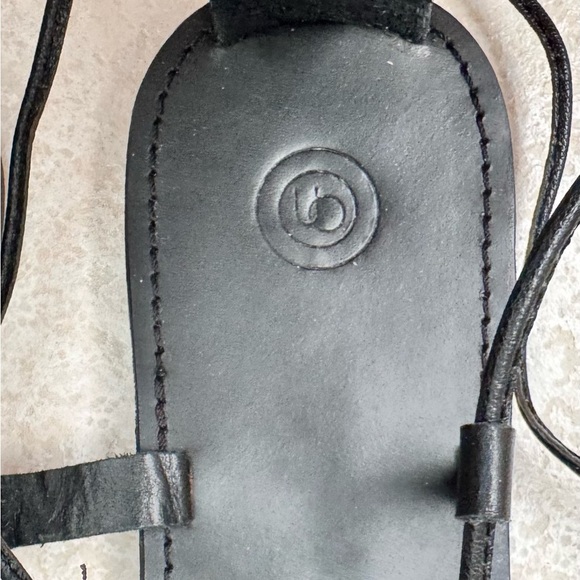 UO Elegant Black  Sandals Size 8 - Picture 2 of 4